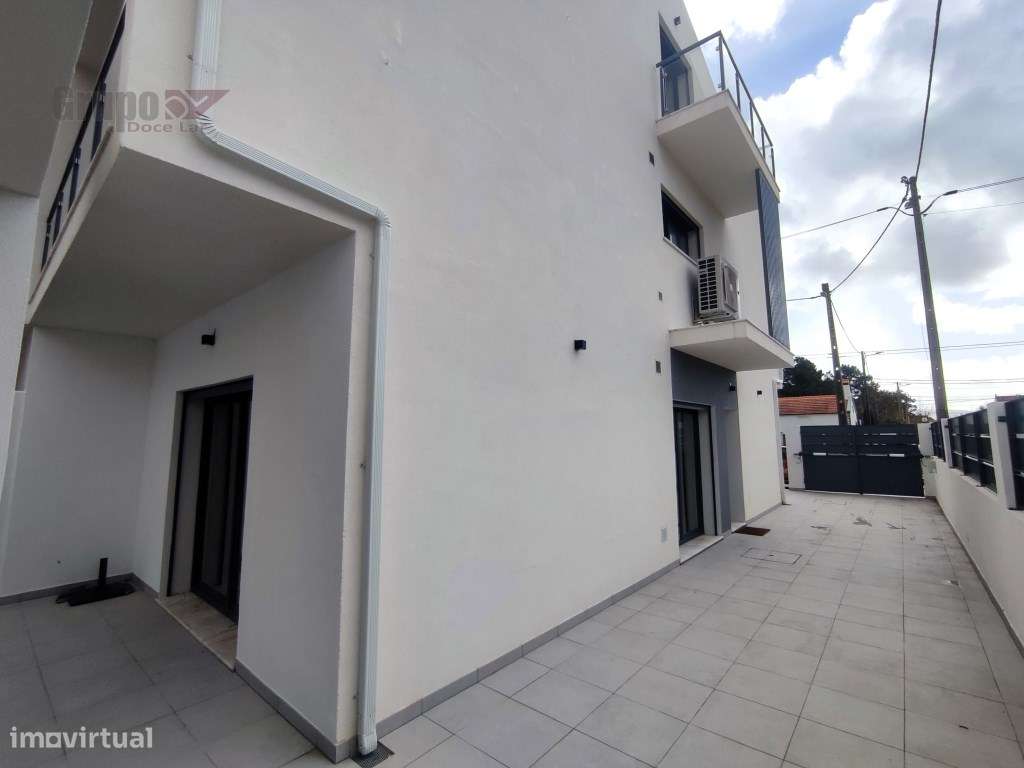 Moradia Geminada T3 Triplex, com Garagem e como Nova em Quinta do C...-29