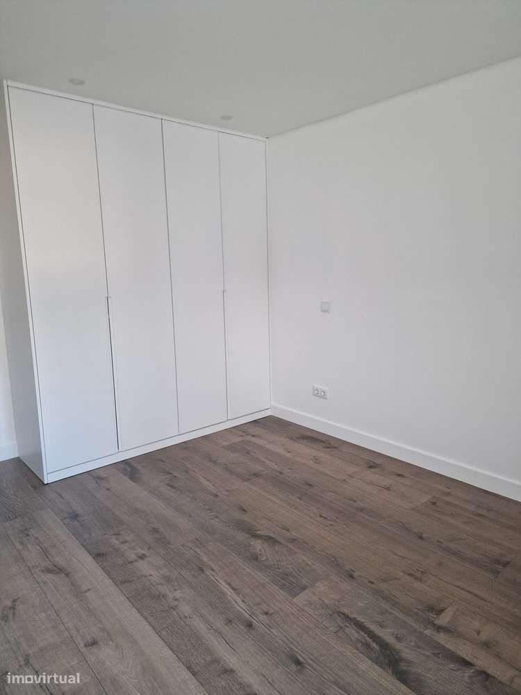 T3 2º Luxo c Estac. Arrecad., Varandas, Vistas jtº Forúm Almada-17