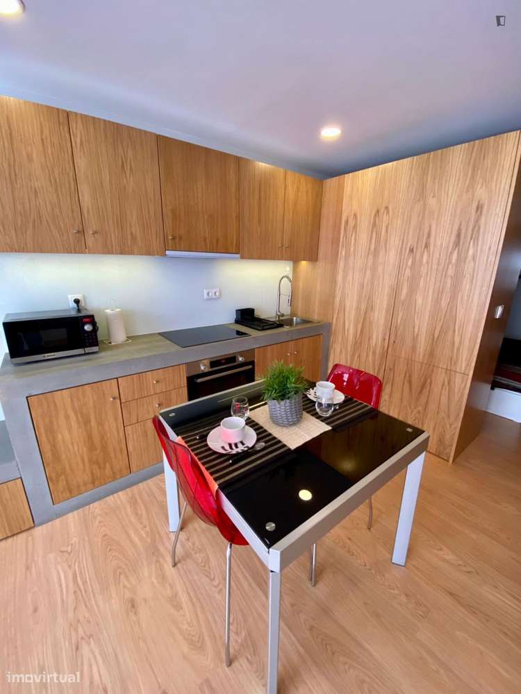 Estúdio - localizado em Matosinhos Porto - Grande imagem: 5/10