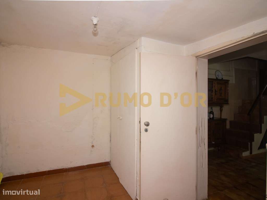 2 Moradias T3 para Recuperar em Penafirme da Ventosa, Alenquer-28