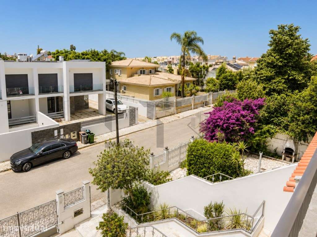 Moradia T4 em Banda totalmente Renovada com Garagem, para Venda na ...-28