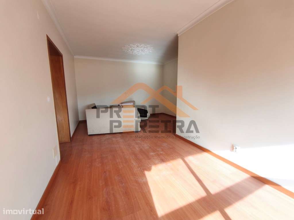 Apartamento T2 com varanda, situado no Pendão, Queluz. - Grande imagem: 5/18