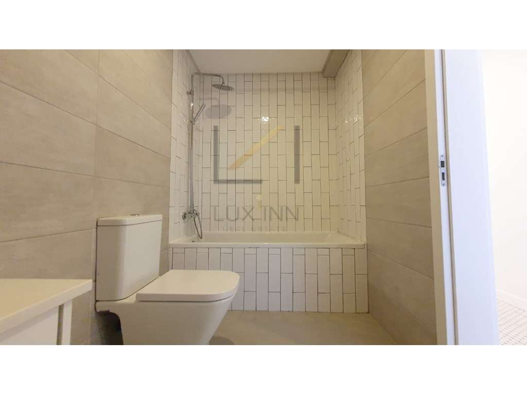 Apartamento T2, com varanda e arrecadação, Setúbal-13