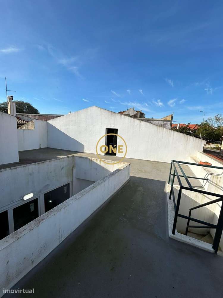 Excelente Moradia T5 em Salvaterra de Magos-28