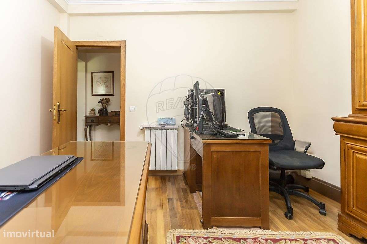 Moradia T4 para venda-9