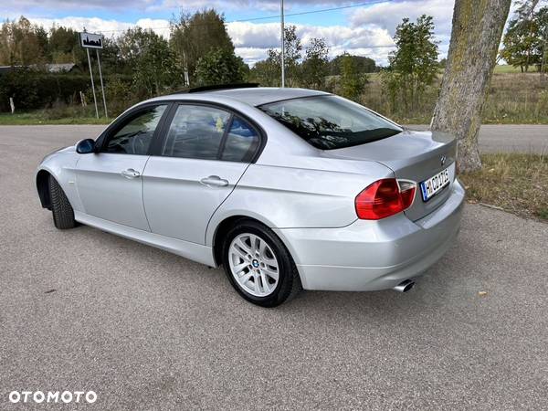 BMW Seria 3 318i - 2