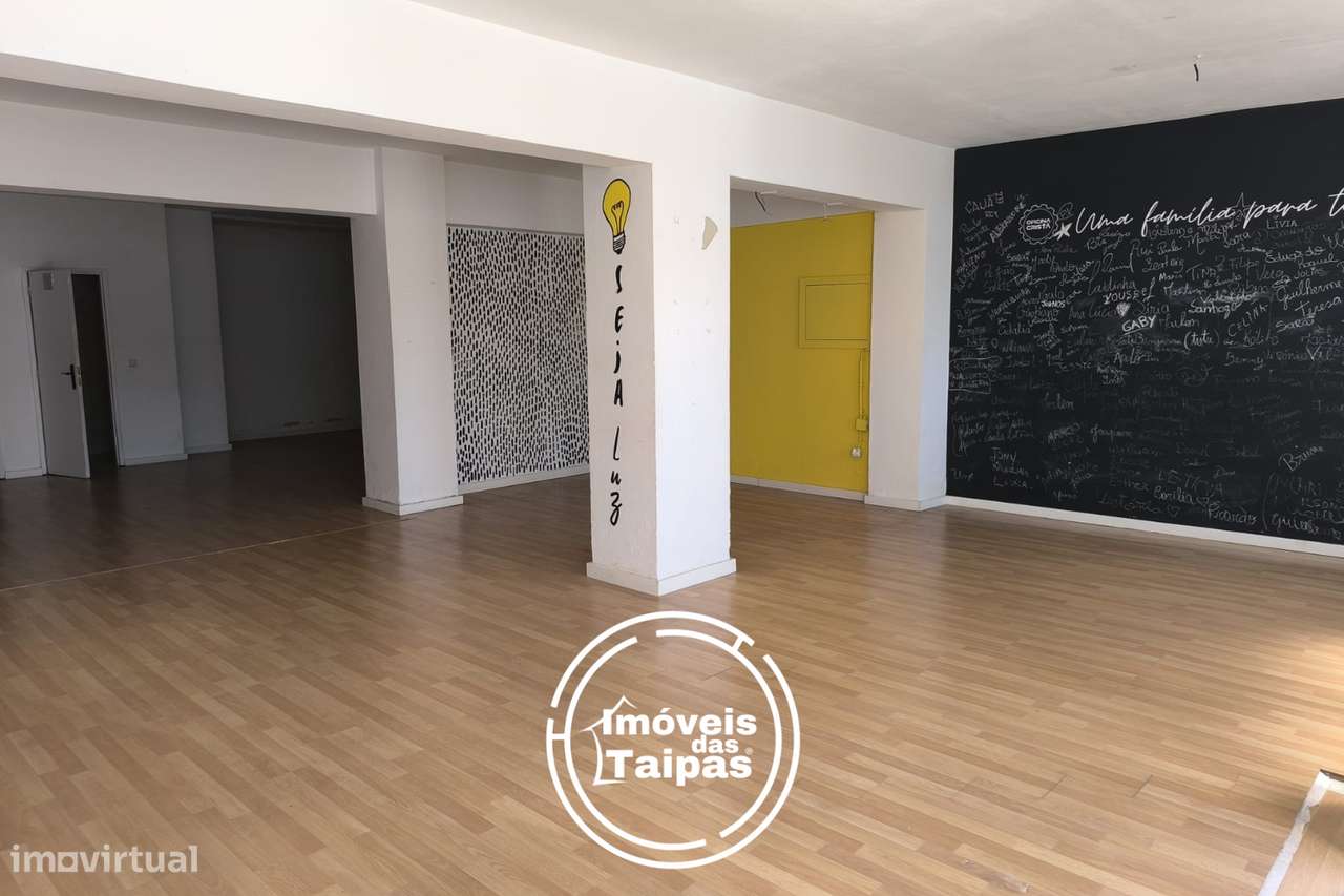 Vende-se Armazém com 200 m2, em Caldelas, Guimarães-12