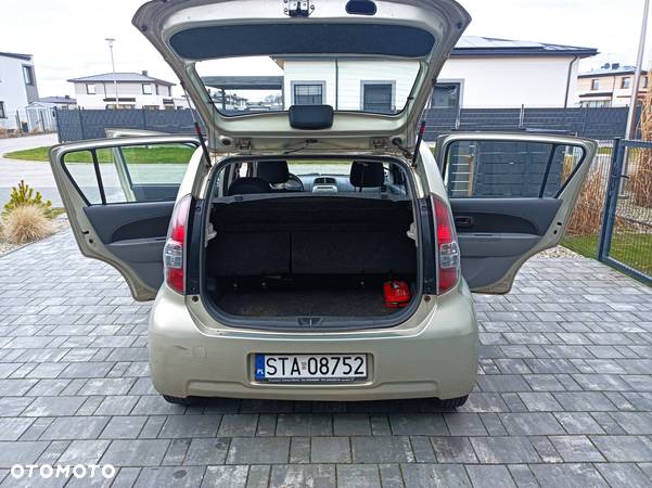 Daihatsu Sirion 1.0 - 14