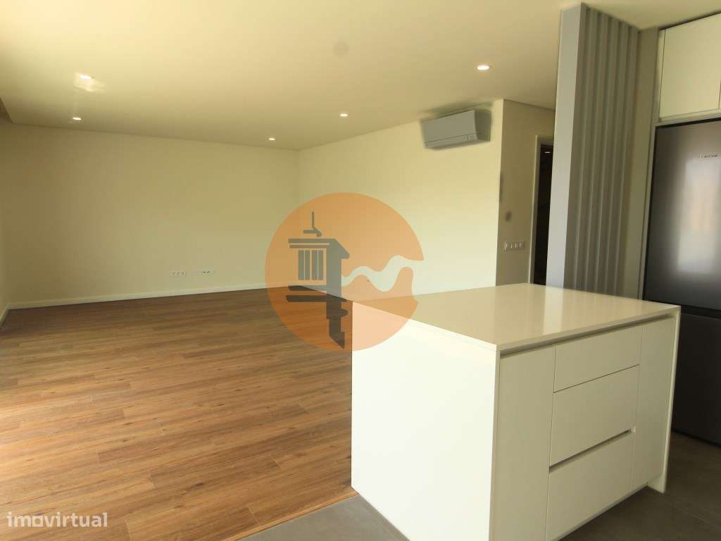 Apartamento T3, 2º piso, varanda, Vila real de Santo António - Grande imagem: 4/34