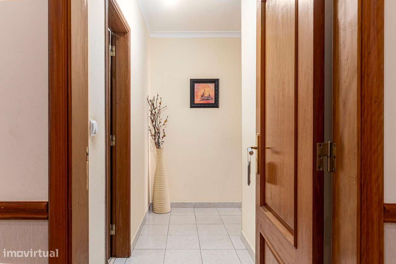 T3 com Excelentes Áreas, em Santa Marta do Pinhal-16