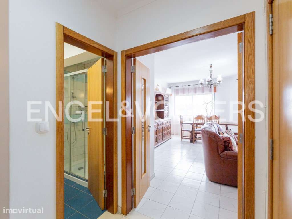 Apartamento no 5º Andar para Arrendar no Centro de Tavira - Grande imagem: 3/18