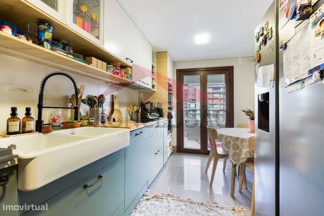 ** Excelente T3 Remodelado na Malvarosa com Garagem para 3 Viaturas...-7