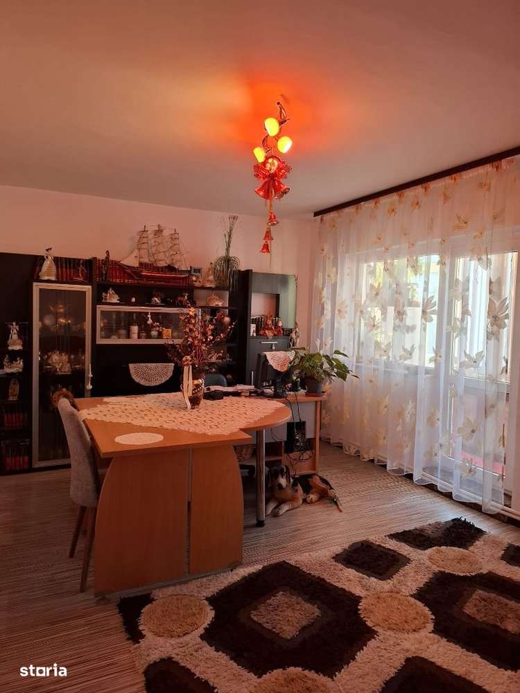 Poarta 6 apartament 3 camere decomandat, balcon,  centrala gaz - Imagine principală: 1/9