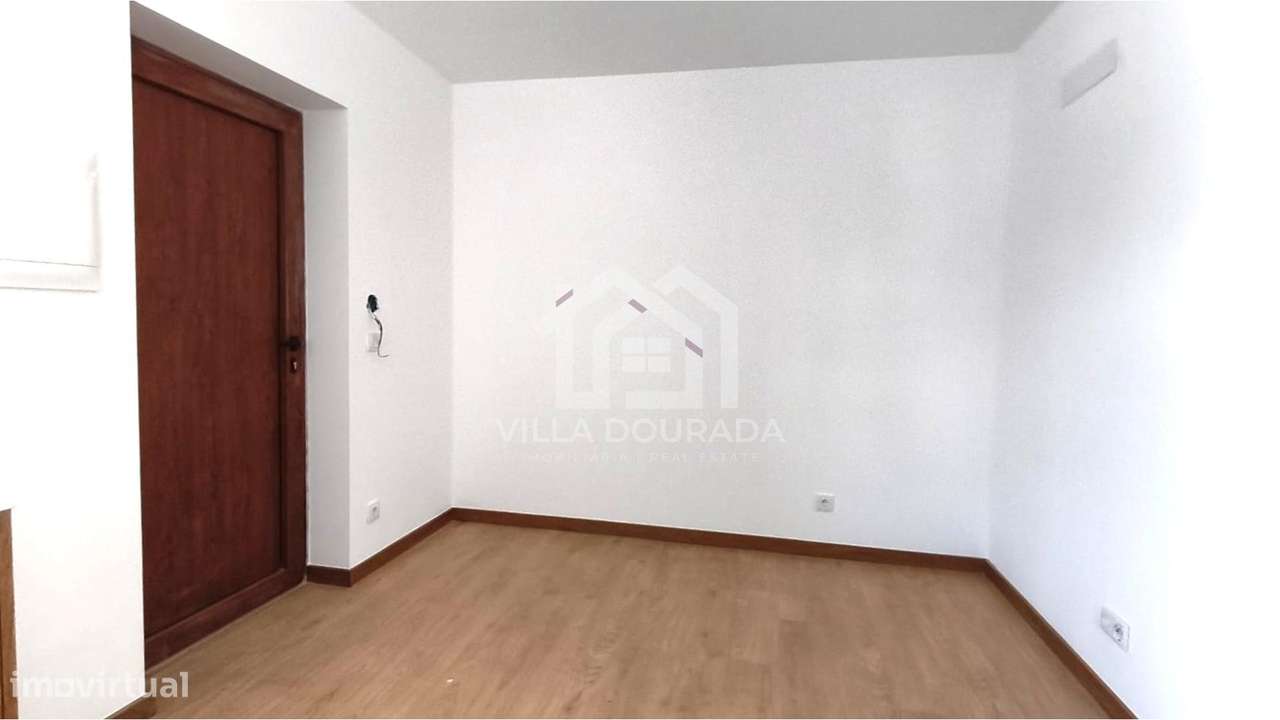 T0+1 Novo com lg Garagem em O. do Douro-9