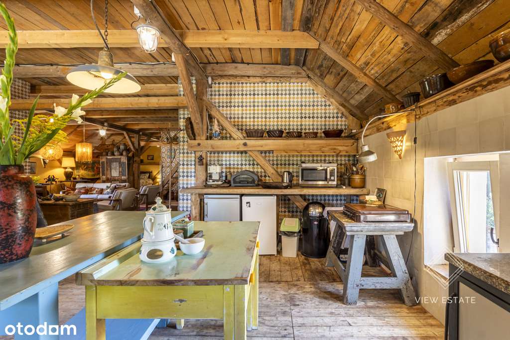 Wyjątkowy artystyczny dom na wzgórzu z pensjonatem-11