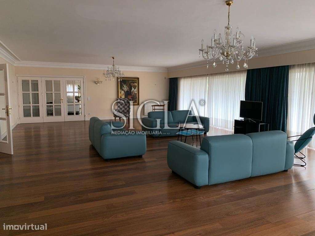 Moradia com Piscina - Grande imagem: 5/30