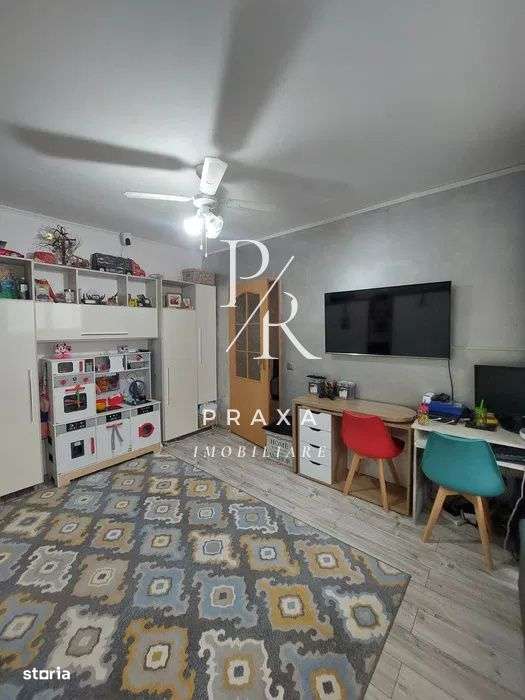 Apartament 2 camere, etaj 2, balcon, zona Eroilor - Imagine principală: 2/8