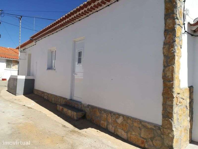 Casa T2 em Corte do Pinto