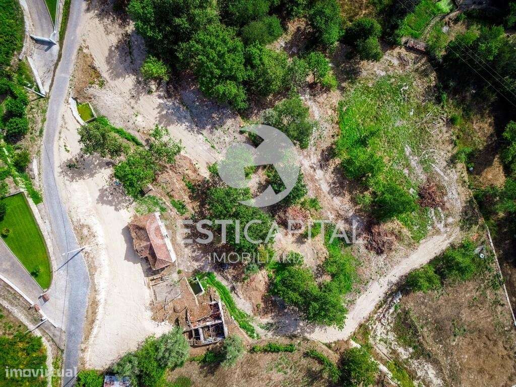 Quinta c/ duas casas para recuperar em Sande, Marco de Canaveses - Grande imagem: 3/27