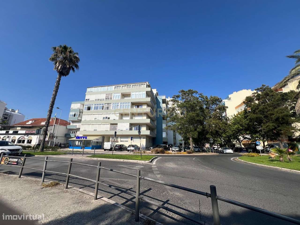 Oportunidade única de investimento na Costa da Caparica. Restaurante + - Grande imagem: 5/39