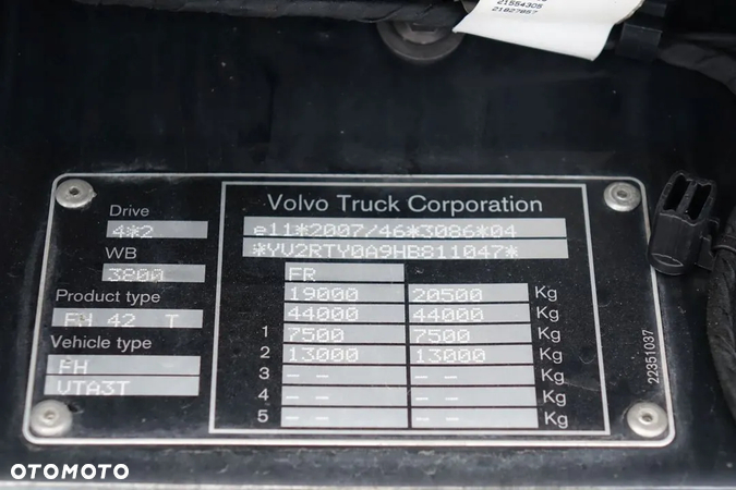 Volvo FH 460 GLOBETROTTER / STANDARD/ AUTOMAT / EURO 6 / 2 ZBIORNIKI / KLIMA POSTOJOWA - 26