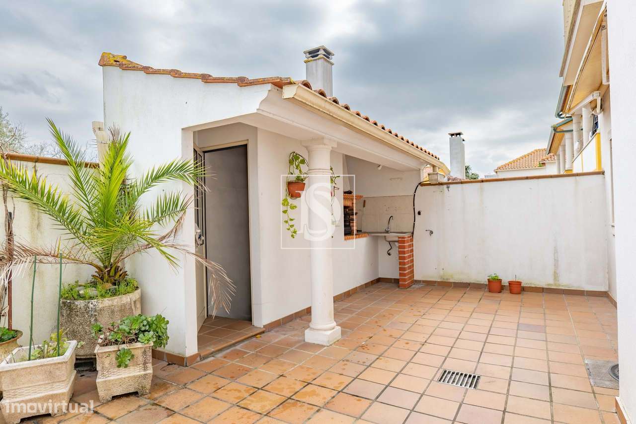 Moradia T4 na Melhor Zona da Cidade de Torres Novas!!!-2