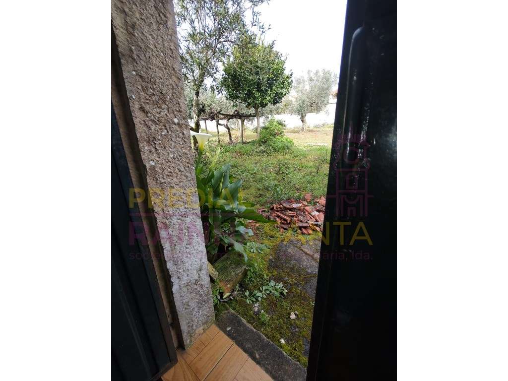 Moradia M2 em pedra; c/ terreno- Pronta a habitar - Penela-21