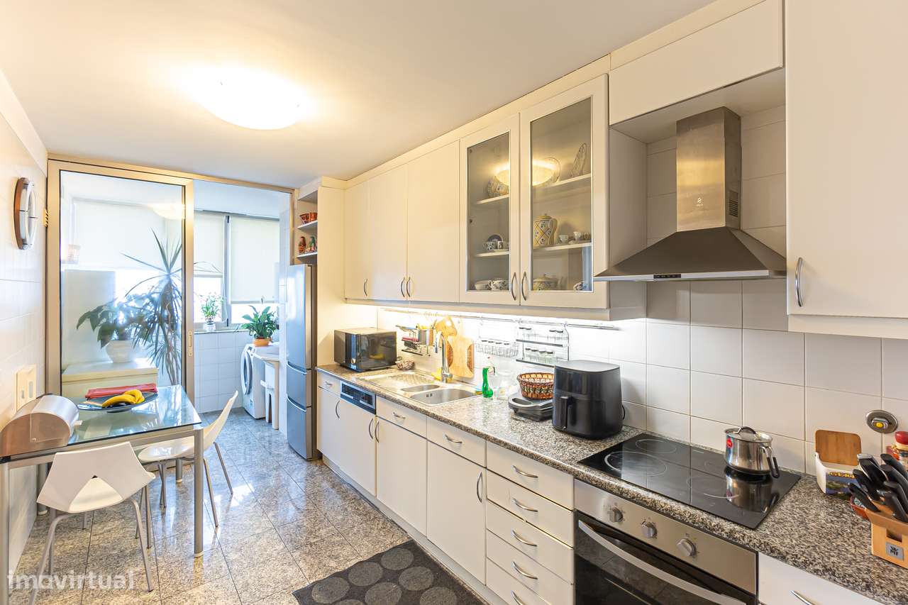 T2 no Último Piso | Condomínio Privado com Piscina | Vista Mar-7