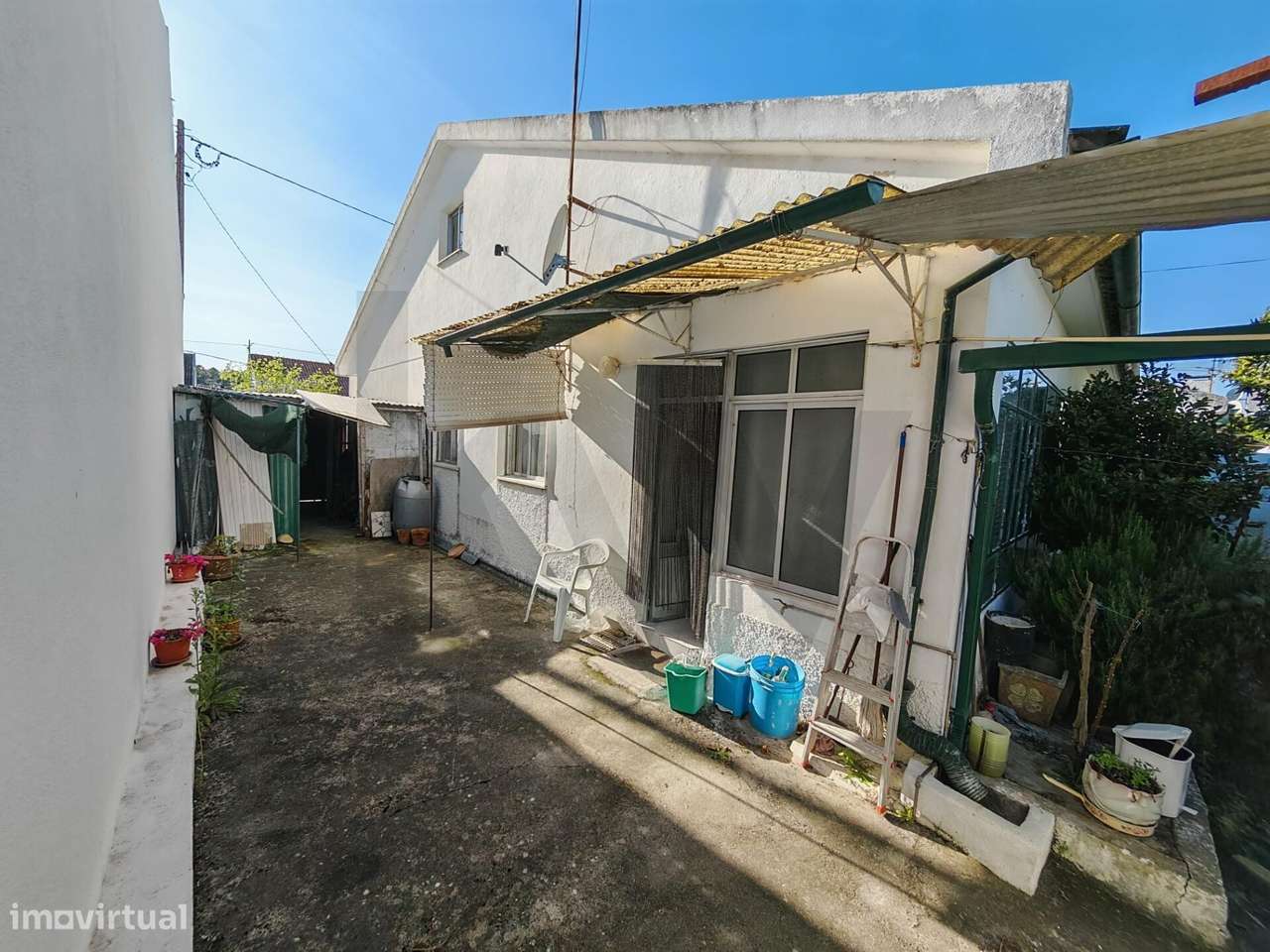 Moradia T3 no Tramagal, numa prestigiada localização da vila-20