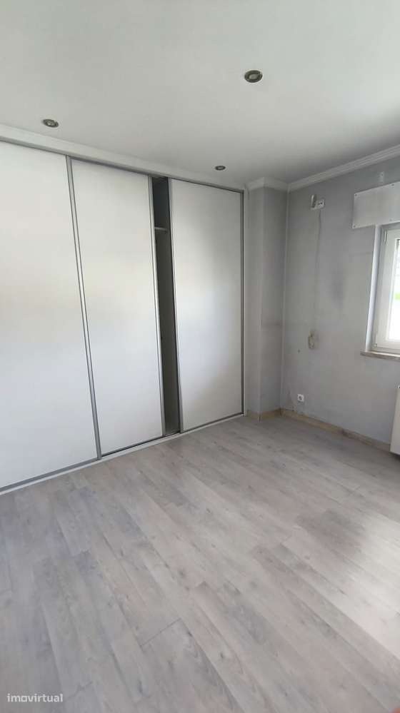 Apartamento T1 R/C cozinha Equipada-7