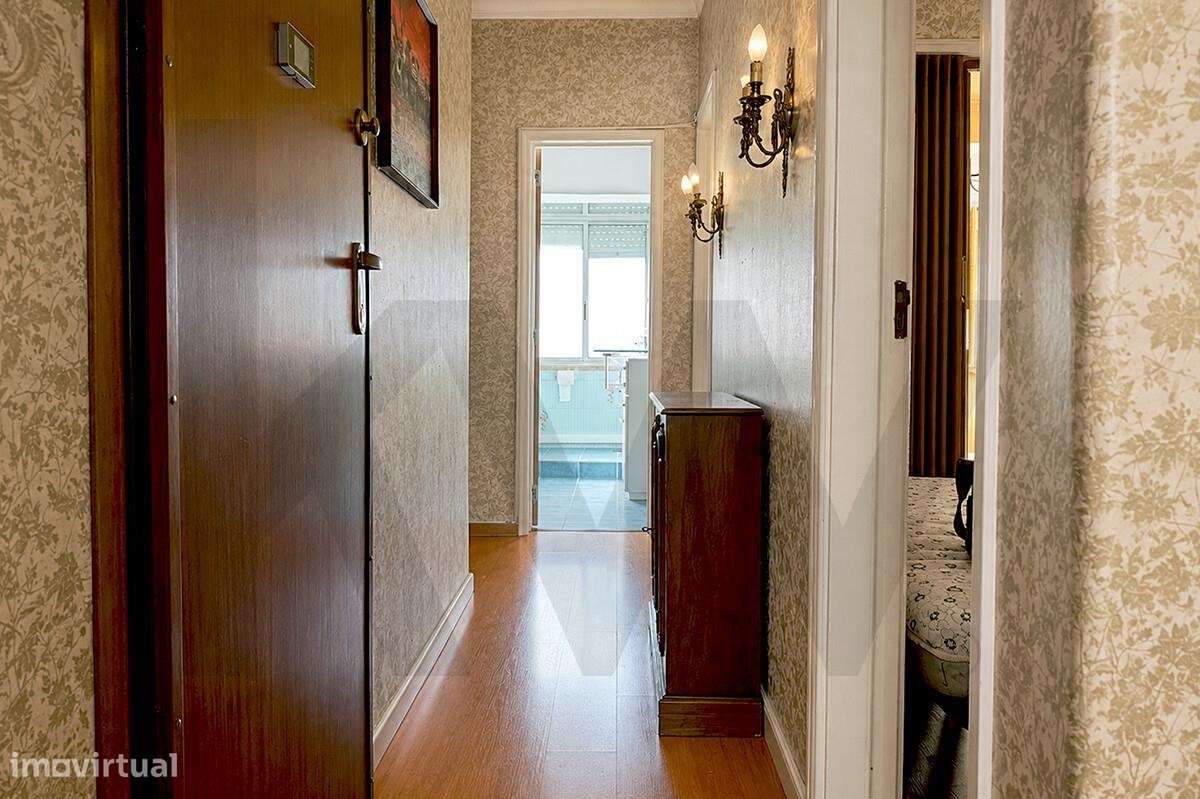Apartamento T2 Centro Damaia de Cima-26