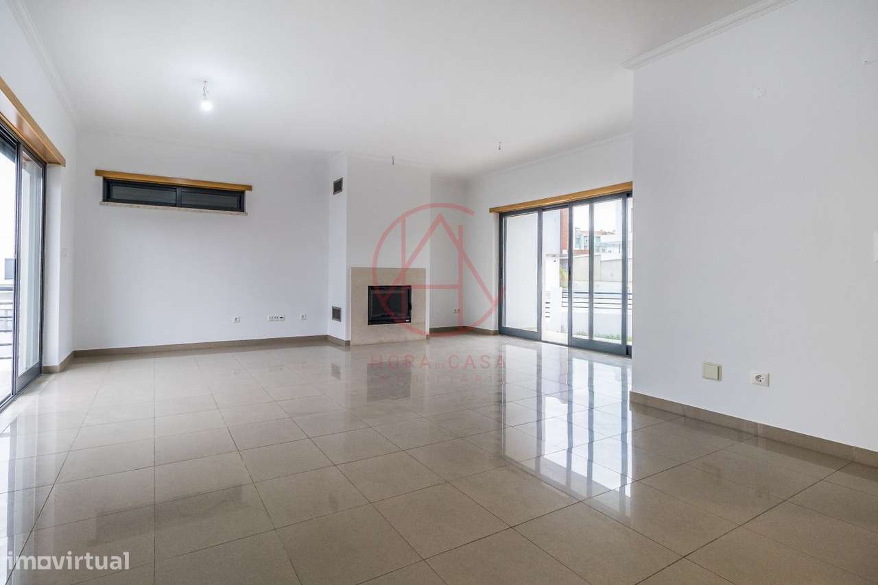 Moradia T5 Feijó-16