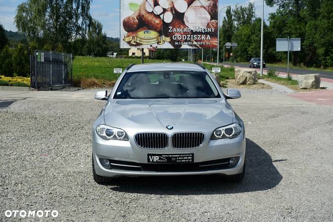 BMW Seria 5 530d xDrive Touring - 2