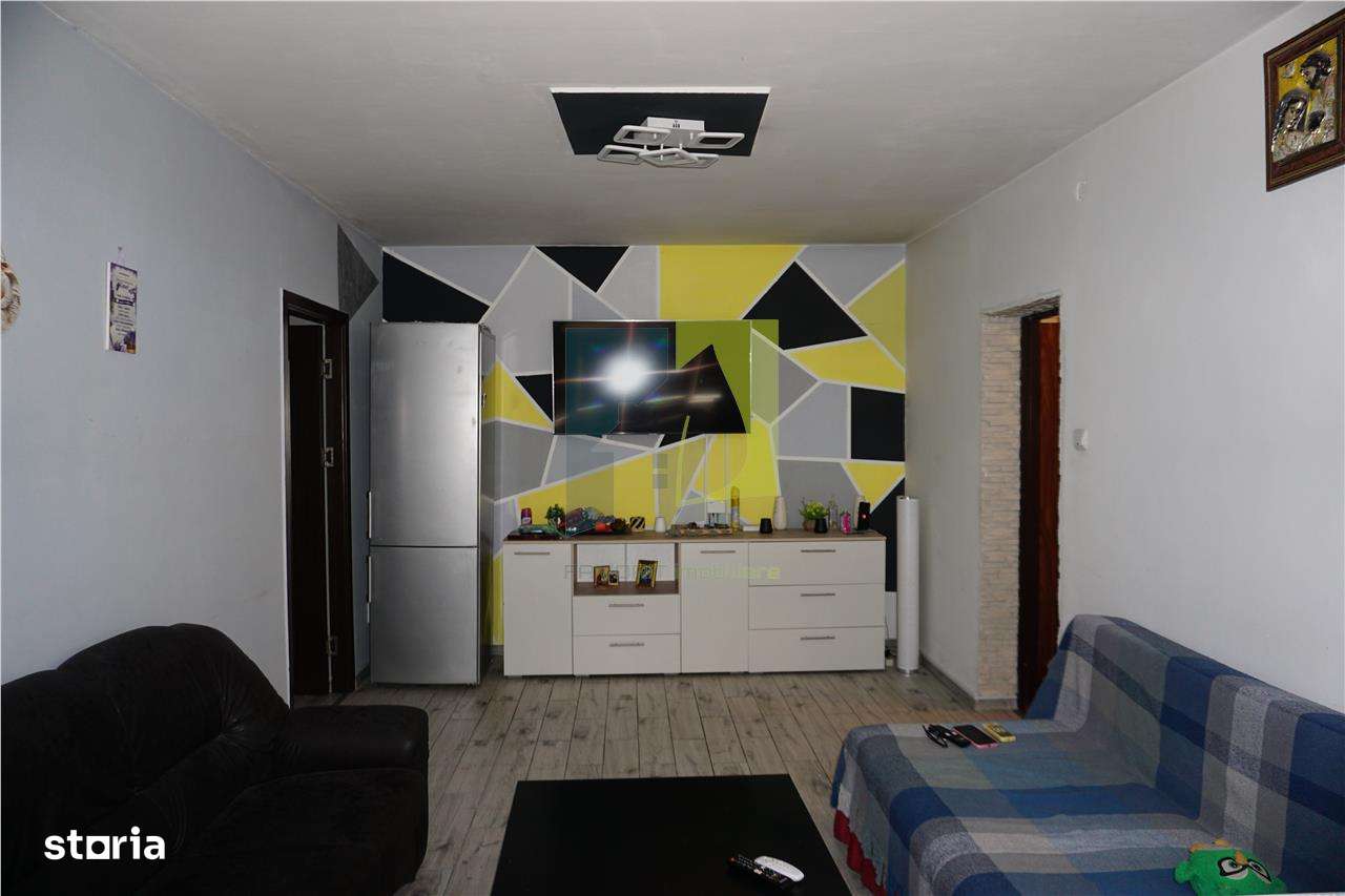 Apartament 3 camere, zona Piata Mare cu centrala-2