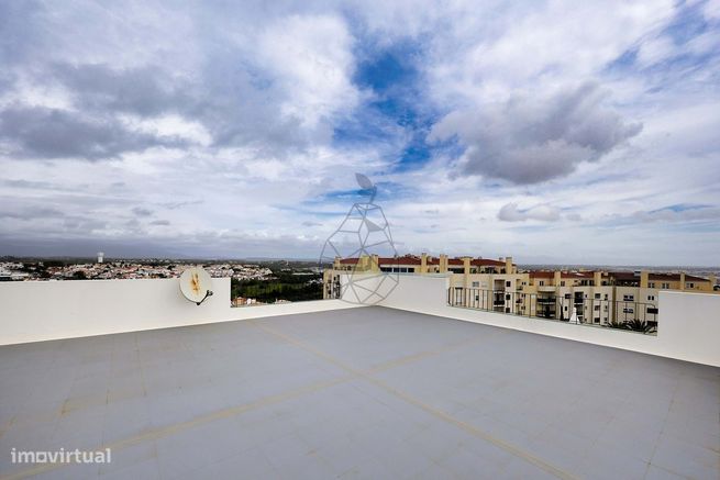 Penthouse T2 com terraço e vista panorâmica na Pedra Mourinha em Porti-41