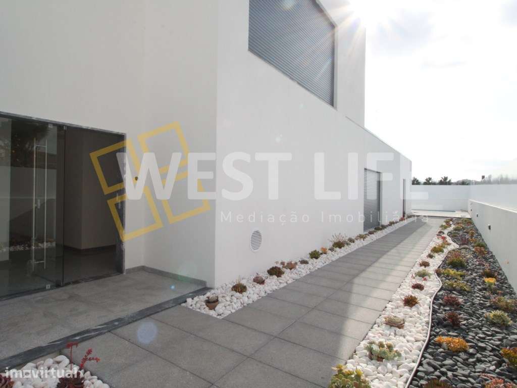 Apartamento T3 com 85m2 de Jardim Privativo e Piscina - Loures - Grande imagem: 2/37