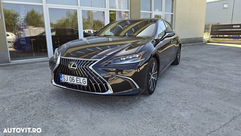 Lexus Seria ES 300h 2.5 TNGA HV 25H- 4X2 CVT Executive - 1