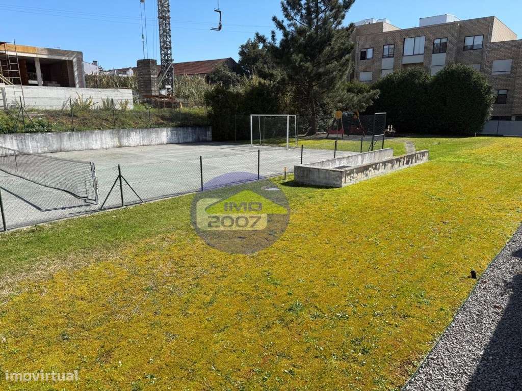 Excelente T3 com dois terraços, a Nascente e a Poente-17