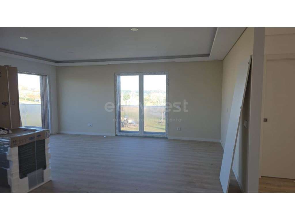 Apartamento T3 Moderno com box de garagem e espaço exterior no Amea... - Grande imagem: 5/24