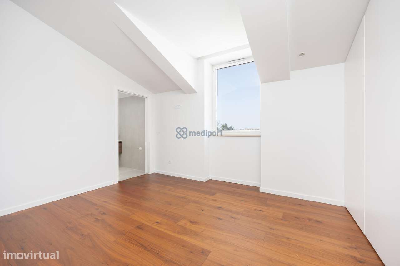 APARTAMENTO T3 JUNTO AO CASTELO LEIRIA - FACÇÃO E-17
