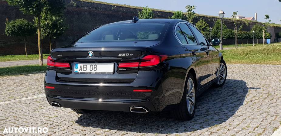 BMW Seria 5 530i xDrive MHEV - 3