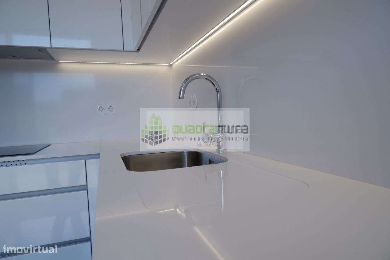Apartamento T2+1 | Boavista | junto à Rotunda | Totalmente restaurado-6