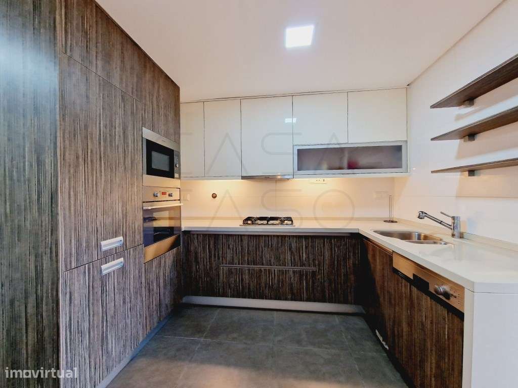 Apartamento de 2 assoalhadas para arrendar totalmente mobilado - Grande imagem: 2/24