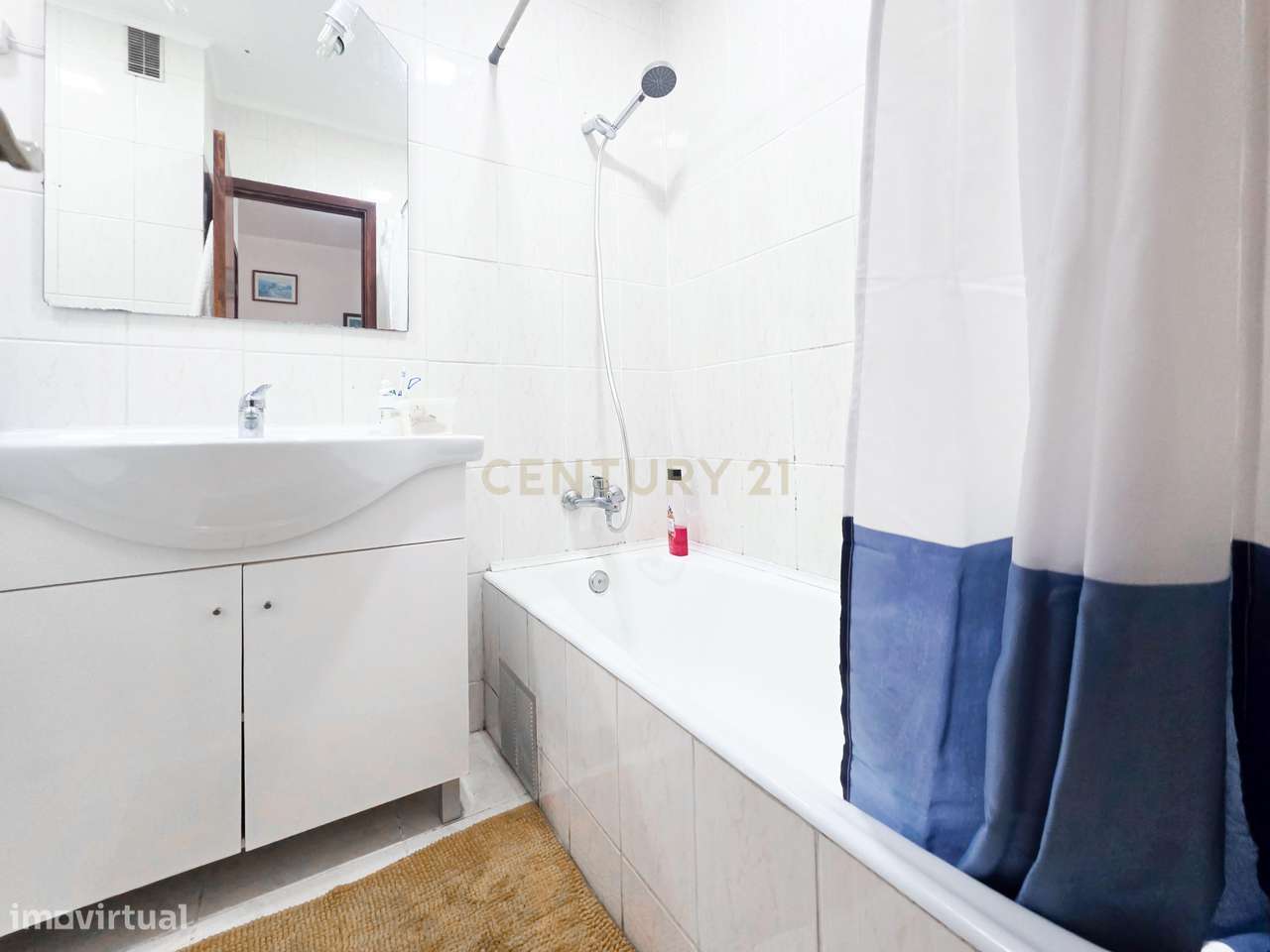 Apartamento T3 nas Fontainhas com excelente luz natural-10