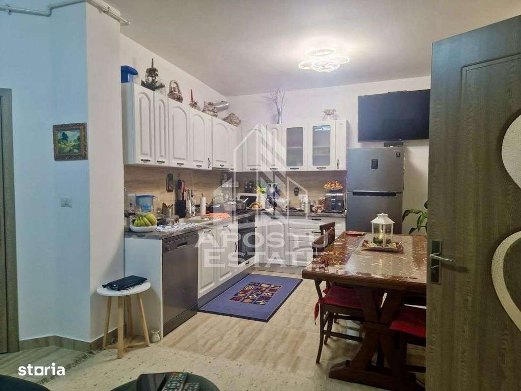Casa cu 4 camere, , centrală proprie ,zona Parneava - Imagine principală: 5/11