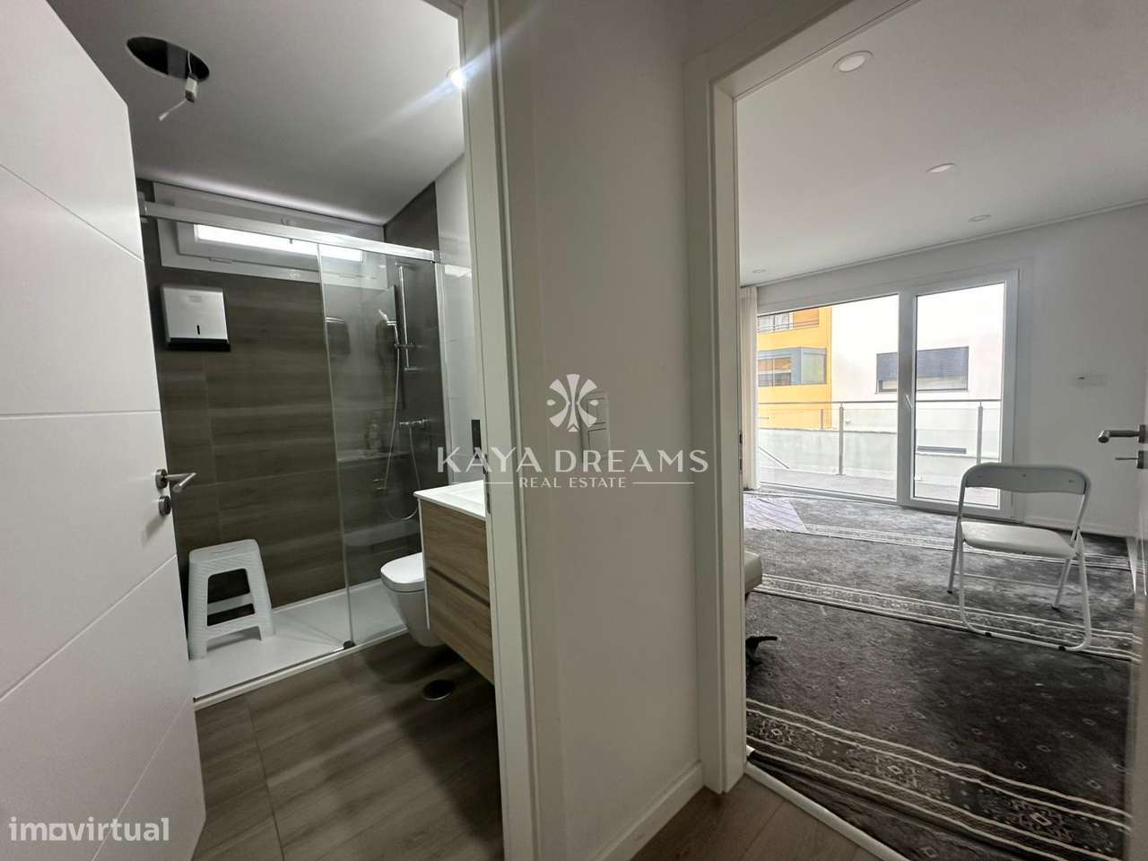 Moradia Semi Nova T4 de Luxo em Famões, a um Passo de Lisboa-28