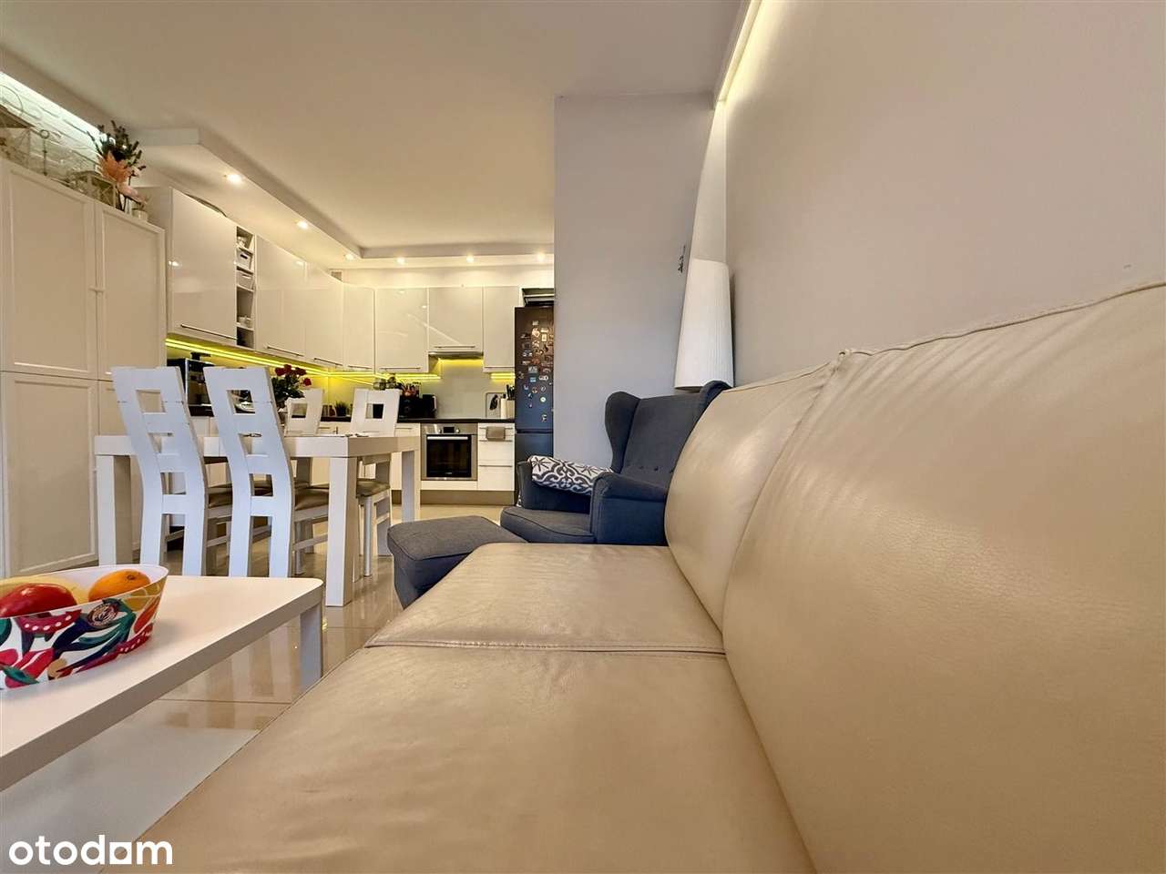 Mieszkanie 3 pokoje, garaż, 2 balkony, widok-9