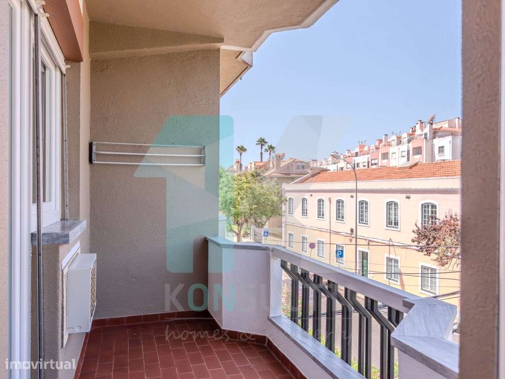 Apartamento T1 c/varanda junto à Praia de Santo Amaro de Oeiras-11