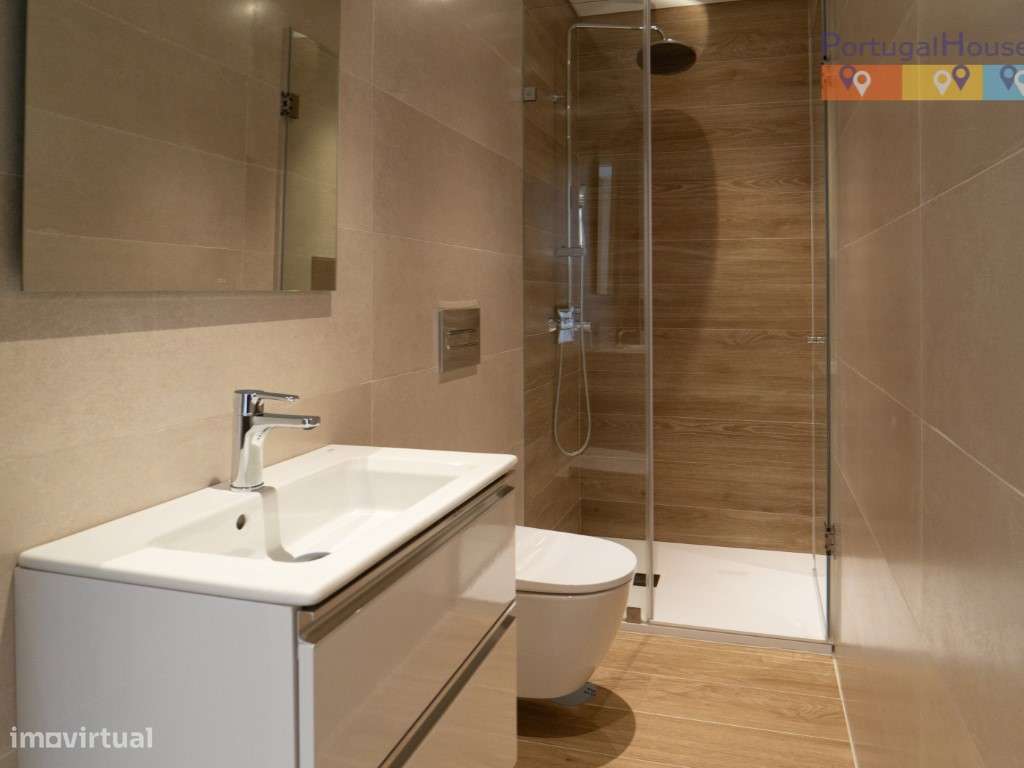 Vivenda T4+1 na praia do Areal com piscina.-32