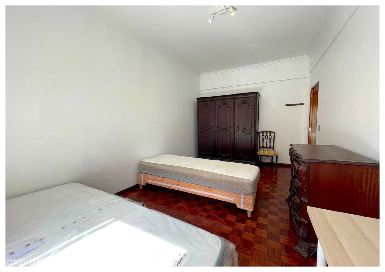 T4 • 140 m² • Varandas + Terraço • Rua Olivença – Amadora-27
